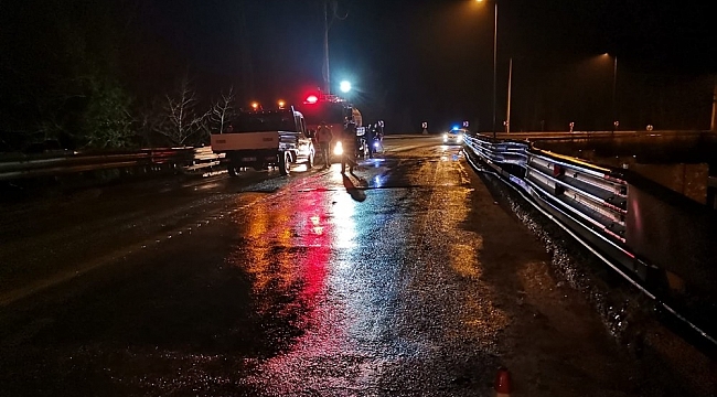 Hafif ticari araç otomobil ile çarpıştı : 1'i ağır 5 yaralı