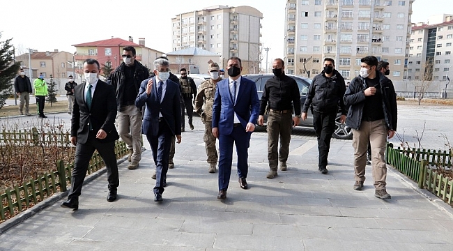 Hakkari Valisi Akbıyık'tan Van Büyükşehir Belediyesine ziyaret