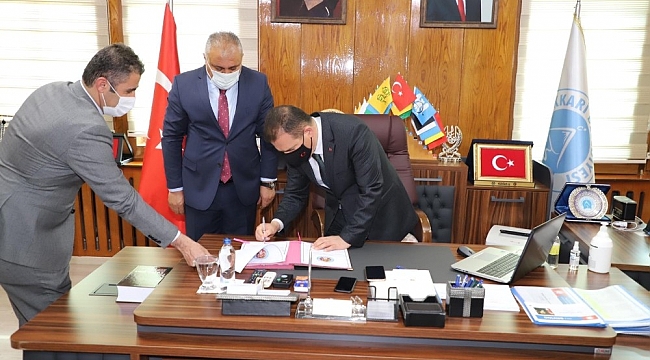 Hakkari'de halk pazarı yapımı için protokol imzalandı