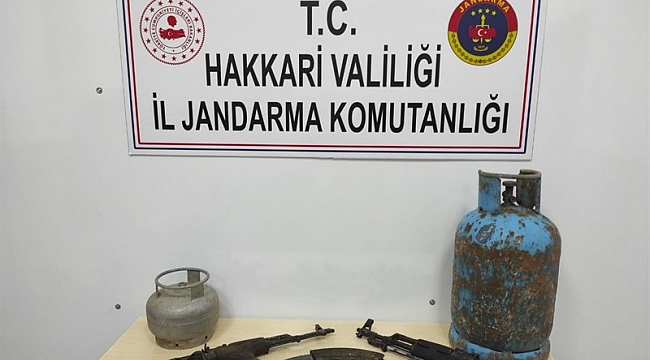 Hakkari'de toprağa gömülü silah ve mühimmat ele geçirildi