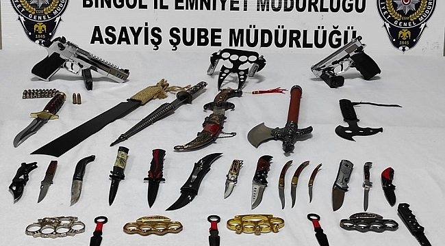 Hepsi bir evden çıktı, çeşit çeşit suç aletleri ele geçirildi