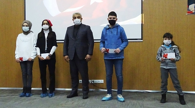 Hisarcık'ta dereceye giren öğrenciler ödüllendirildi