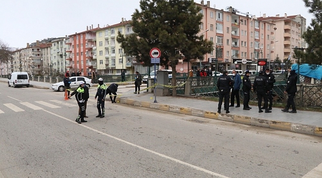 Husumetlisini sokak ortasında tüfekle vurdu