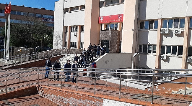 İki güvenlik görevlisinin silahla yaralandığı olayın şüphelileri adliyede
