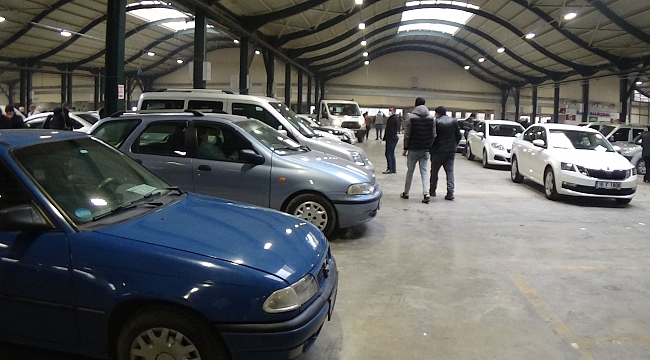İkinci el oto pazarı aylar sonra açıldı