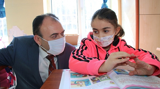 İl Milli Eğitim Müdürü Çandıroğlu ilk ders zilini çaldı