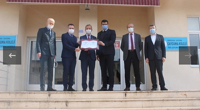 İlçe Milli Eğitim Müdürü Baş, okullara 'Okulum Temiz' belgesini verdi