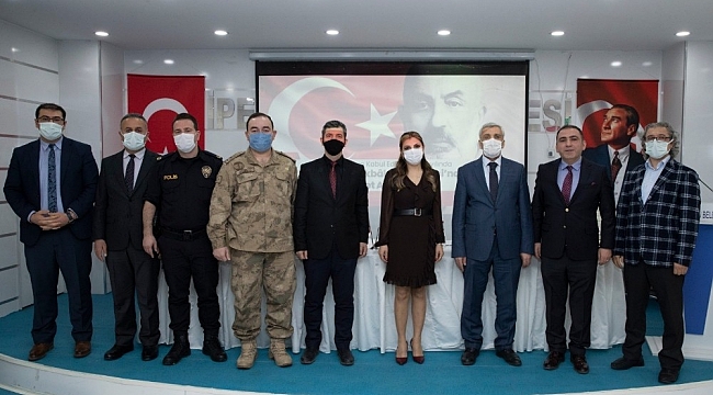 İpekyolu'nda "İstiklal ve İstikbal Mücadelesinde Mehmet Akif Ersoy" paneli