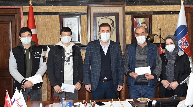 İranlı halı tamircisi Türk vatandaşlığına geçti