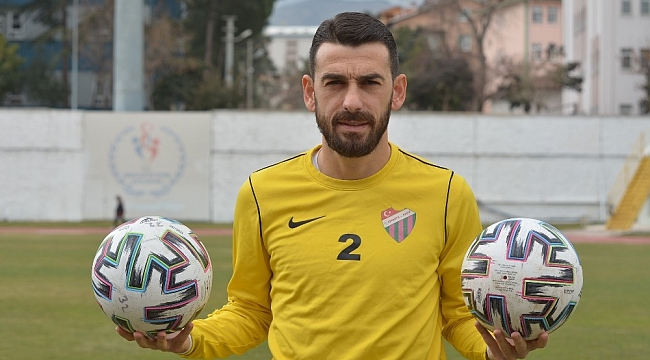 Isparta 32 Spor Kaptanı Serdar Ümit Deniz: "Play-Off'tan şampiyon olarak çıkmak istiyoruz "