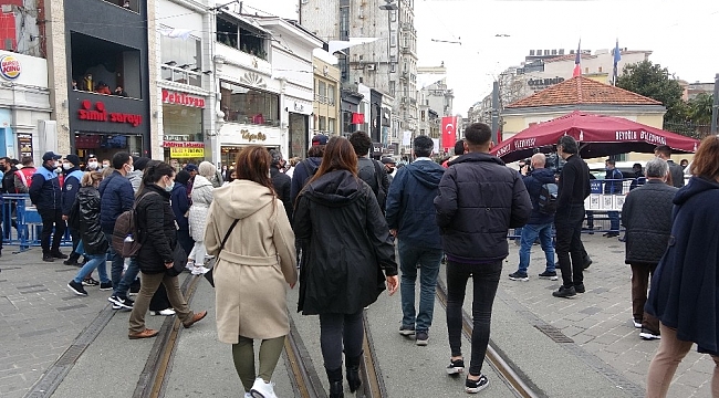 İstiklal Caddesi'ne girişler kapatıldı