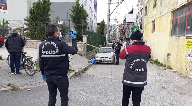 İzmir'de kaldırımda bir kişinin cansız bedeni bulundu