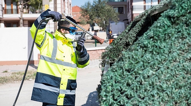 İzmir'de sineksiz bir yaz için 190 bin nokta ilaçlanıyor