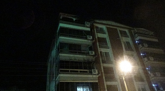 İzmir'de yangında evi yanan belediye başkanı hastaneye kaldırıldı