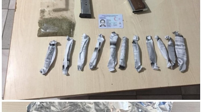 İzmir'den kovalamaca sonucu durdurulan araçtan uyuşturucu çıktı