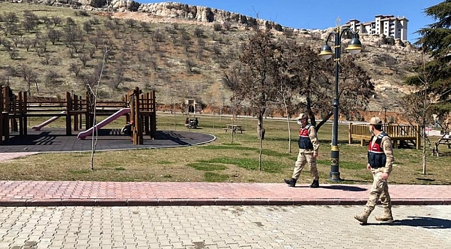 Jandarma ekipleri korona virüse karşı denetimde