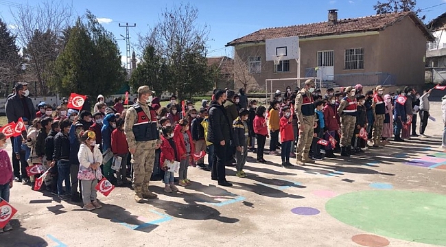 Jandarma'dan çocuklarla etkinlik