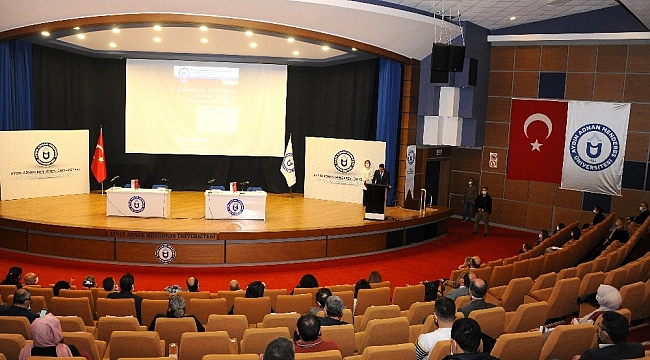 Kabulünün 100. yılında İstiklal Marşı ve Mehmet Akif Ersoy paneli gerçekleşti