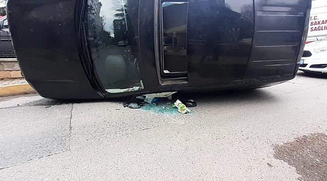 Kadıköy'de lüks cip yan yattı