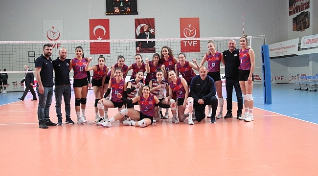 Kadın voleybol ve hentbol takımlarından galibiyet