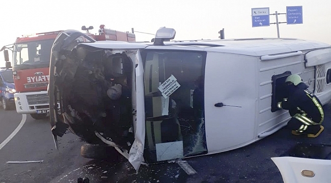 Kamyonla minibüs çarpıştı: 6 yaralı