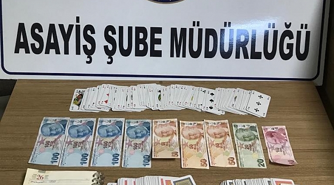 Karabük'te işyeri kumarhaneye çevrildi, 4 kişi suçüstü yakalandı