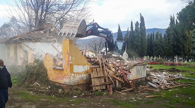 Karacabey'de metruk binalar yıkılıyor