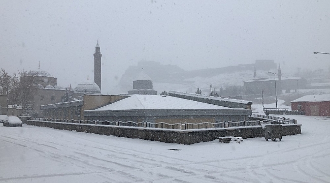 Kars yeniden kara teslim oldu