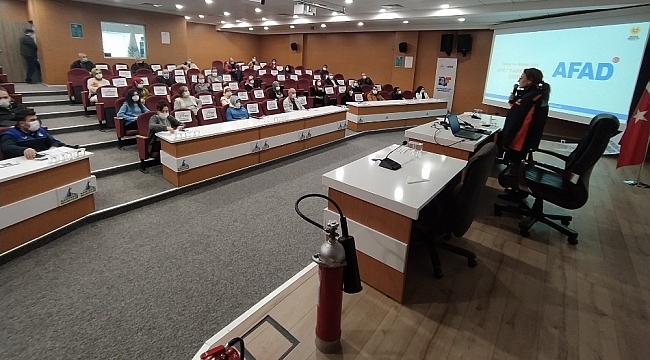 Kartepe'de personele afet eğitimi verildi