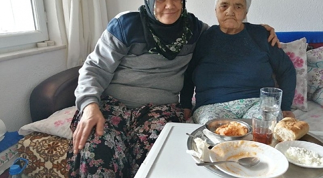 Kendisini felç geçiren annesine adadı
