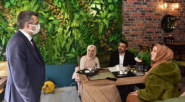 Kepenk açan esnafa Yılmaz’dan ziyaret