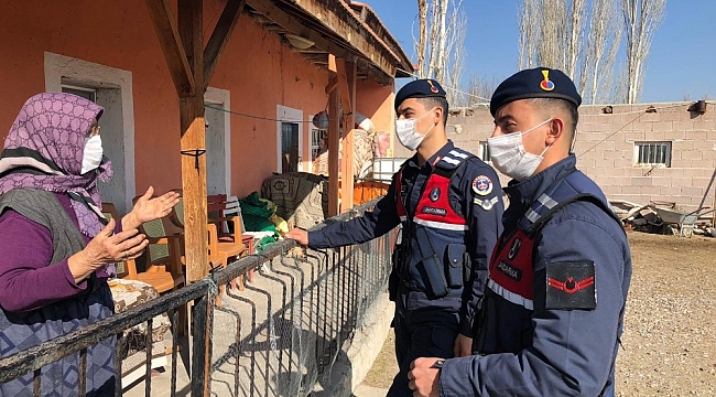 Kırıkkale'de jandarma yaşlı vatandaşları unutmuyor