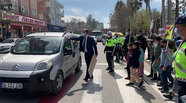 Kırmızı çizgi uygulamasında kaymakam ezilmekten son anda kurtuldu