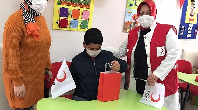 Kızılay'dan köy okullarına destek