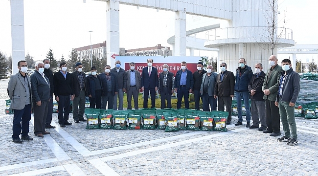 Konya Büyükşehir'den çiftçiye sertifikalı yonca tohumu desteği