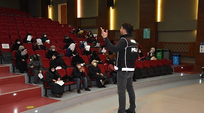 Konya'da narkotik polisinden Dünya Kadınlar Günü'nde eğitim