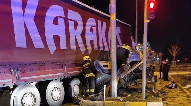 Konya'da tır ile otomobil çarpıştı: 5 yaralı