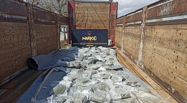 Konya'da tırın çadırında 32 kilo 450 gram esrar ele geçirildi