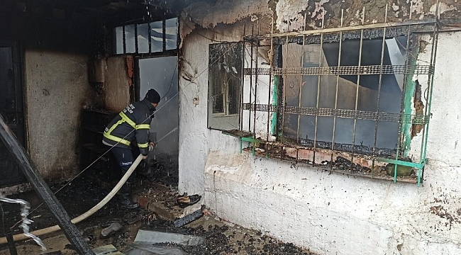 Köy evinde çıkan yangın korkuttu