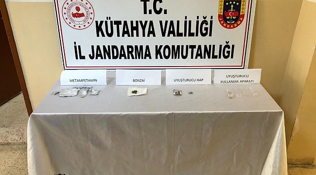 Kütahya'da durdurulan bir araçta uyuşturucu ele geçildi: 2 gözaltı