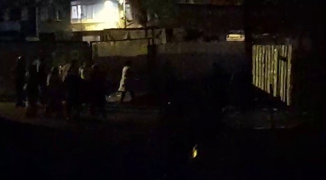 Maltepe'de 20 kişinin birbirine girdiği kavga anları kamerada