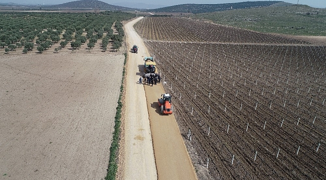 Manisa'da bakımsız yol beton gibi sağlam olacak