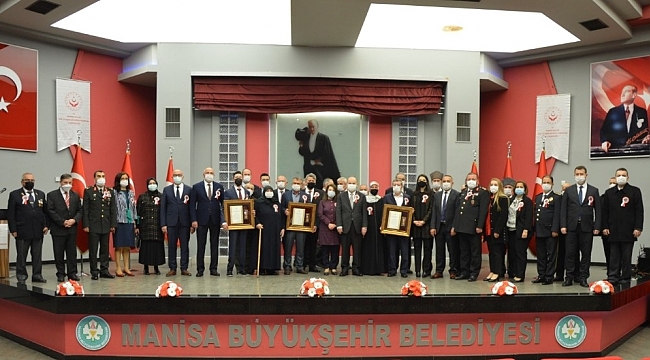 Manisa'da devlet övünç madalyası töreni düzenlendi