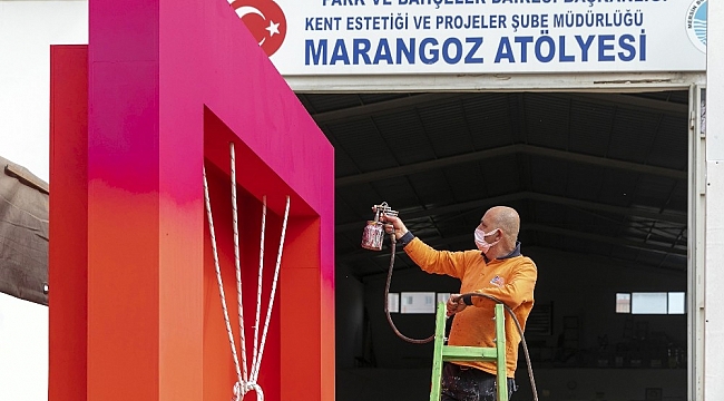 Marangozhanede kadınlar için figürler üretiliyor
