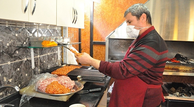 Mardin'de lokantalar ilk masa müşterilerini almaya başladı