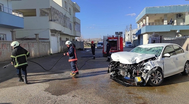 Mardin'de otomobil ile motosiklet çarpıştı: 2 yaralı