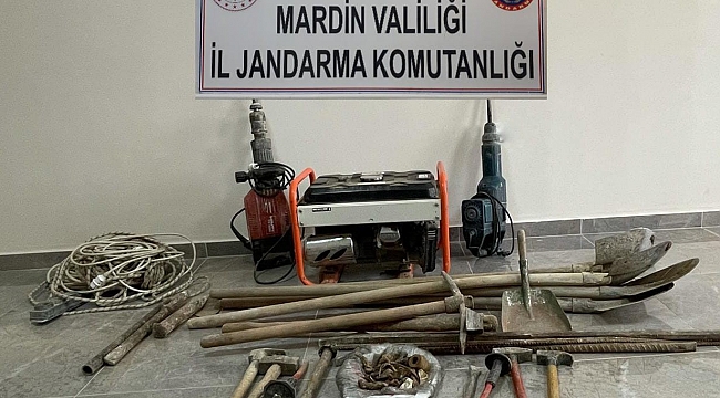 Mardin'de sit alanında kaçak kazı yapan 5 kişi suçüstü yakalandı