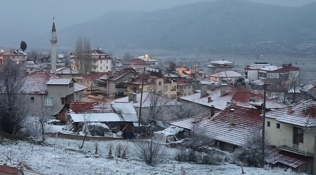 Mart karı Çameli'yi beyaze bürüdü