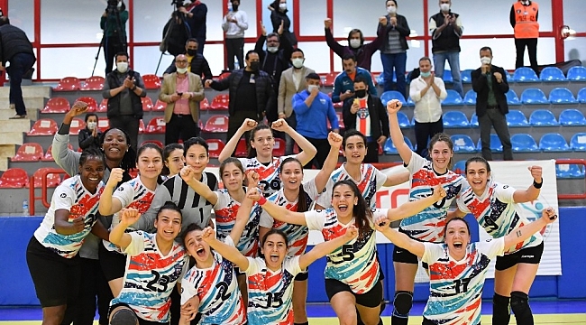 Mavi Kelebekler galibiyet için Aksaray'da