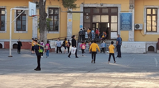Milas'ta 124 okulun 102'sinde yüz yüze eğitime ara verildi